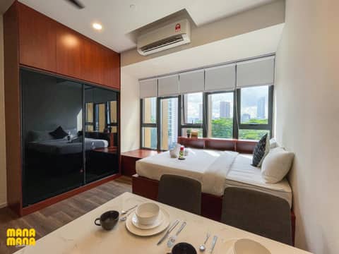Ceylonz Suites KLCC Rooftop Infinity Pool KL Tower View — photo 7