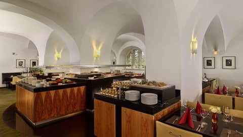Park Plaza Budapest — dining