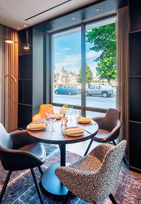 Park Plaza Budapest — dining