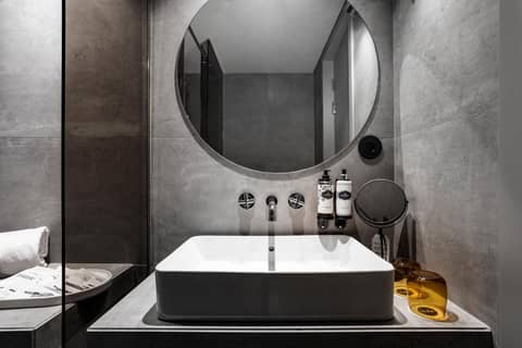 ICON Duplo Ribeira — bathroom