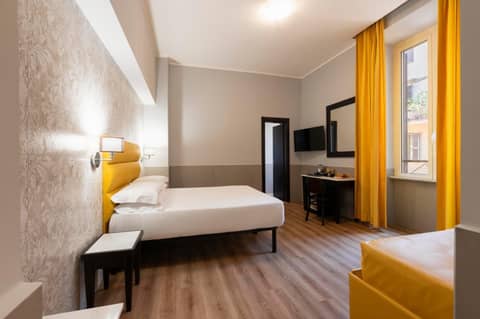 Hotel Virgilio — hotel room