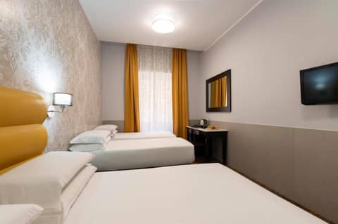 Hotel Virgilio — hotel room
