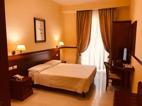 Hotel Virgilio — hotel room