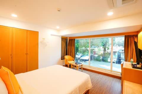 Bloom Boutique l Bandra — hotel room