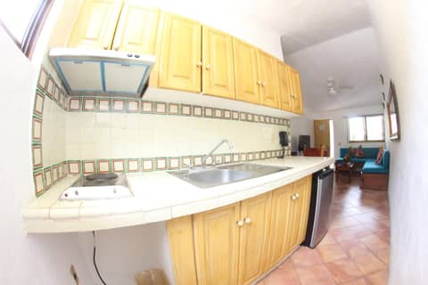 Hotel Casa Iguana Mismaloya — kitchen