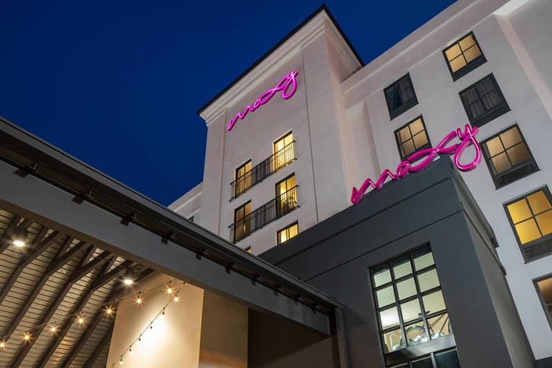 MOXY Memphis Downtown — building