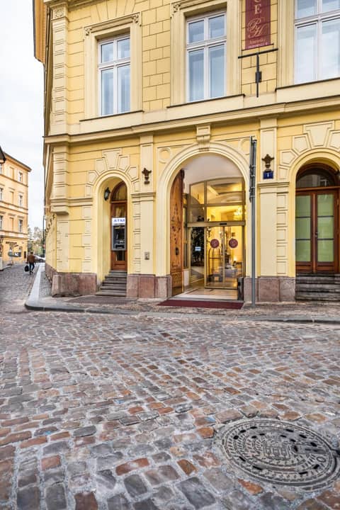 Charles Bridge Palace — hotel building
