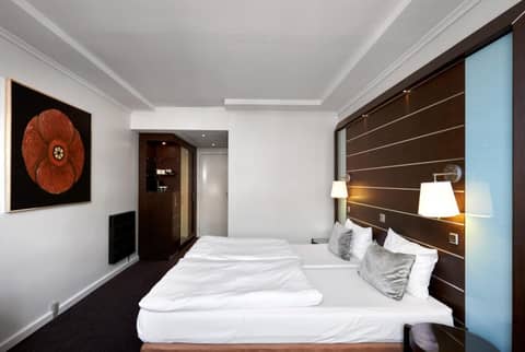 Imperial Hotel — hotel room