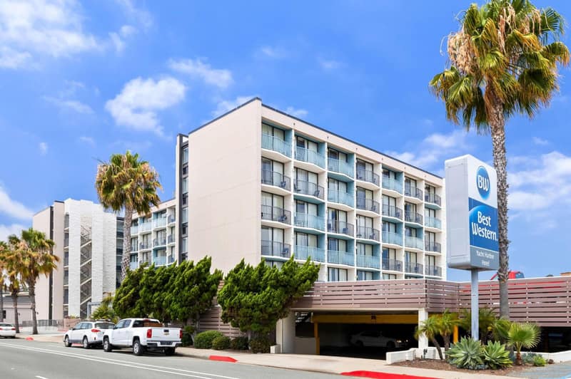 Best Western Yacht Harbor Hotel — building