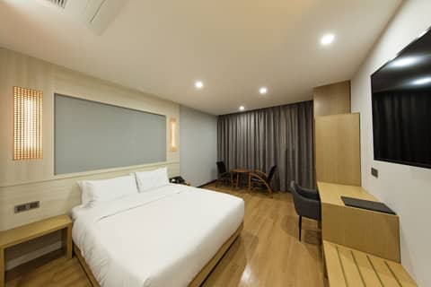 Standard Double Room, City View — the supplier's photographs — photo 1