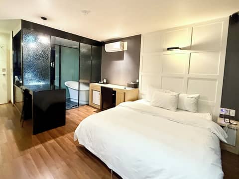 Standard Double Room (No Parking) — the supplier's photographs — photo 1