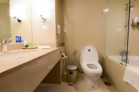 Silom Serene A Boutique Hotel — bathroom