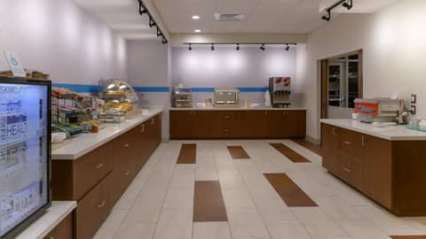 Holiday Inn Express & Suites - Tampa East - Ybor City by IHG — photo 9