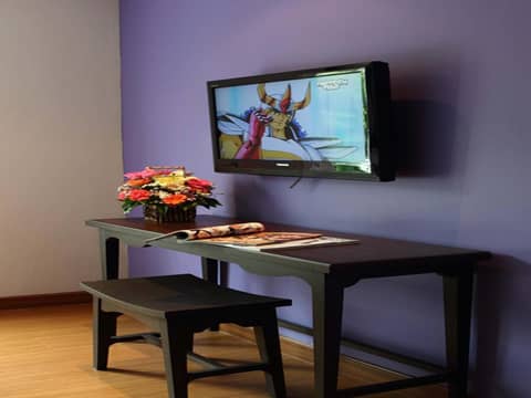Sawasdee Hotel @ Sukhumvit Soi 8 — hotel room