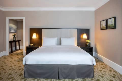 Renaissance Brussels Hotel — bedroom