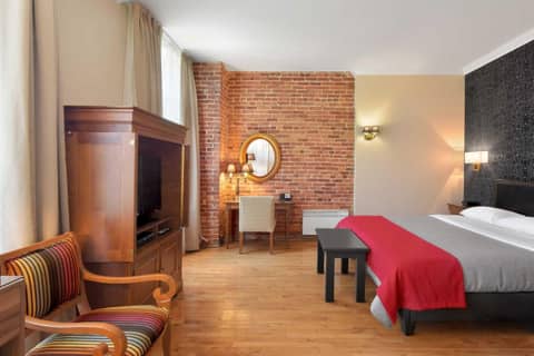 Hotel Bonaparte — hotel room