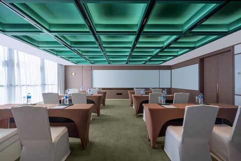 Holiday Inn Beijing Focus Square by IHG — photo 8