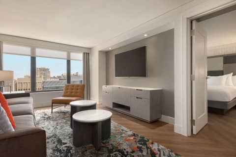 Hilton Grand Vacations Club Chicago Magnificent Mile — photo 7