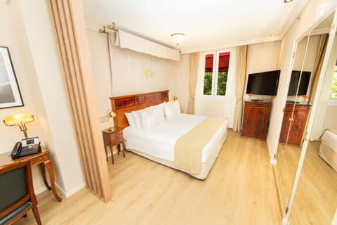 Meliá Recoleta Plaza — hotel room