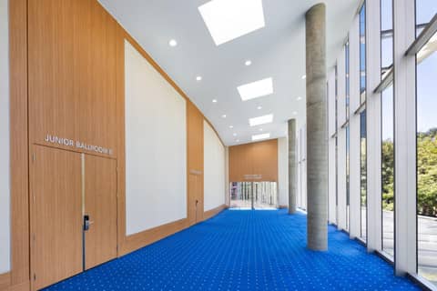 Sheraton Vancouver Wall Centre — photo 2
