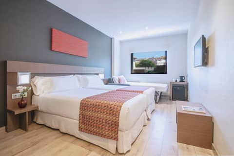 Hotel Granada by Pierre & Vacances — hotel room