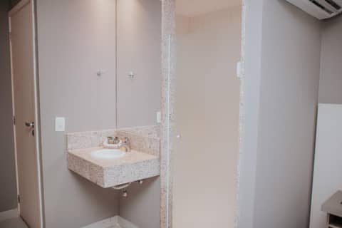 Rede Andrade Lapa — bathroom
