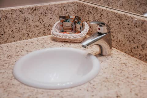 Rede Andrade Lapa — bathroom