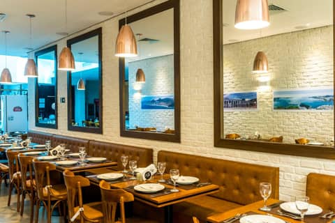 Rede Andrade Lapa — dining
