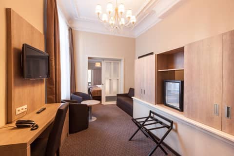 Hotel Villa Royale — hotel room