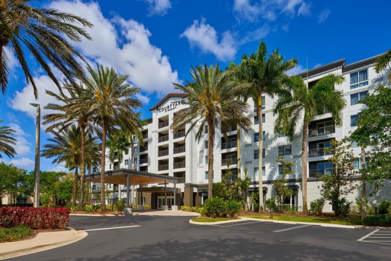 Courtyard by Marriott Fort Lauderdale Weston — building