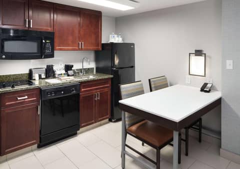 Hampton Inn & Suites Memphis-Beale Street — photo 3