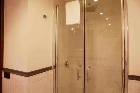 Hotel Lanfipe Palace — bathroom