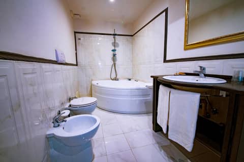 Hotel Lanfipe Palace — bathroom