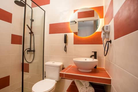 Faliraki Premium Hotel — bathroom