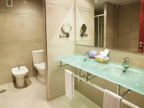 Hotel MS Maestranza Málaga Centro — bathroom