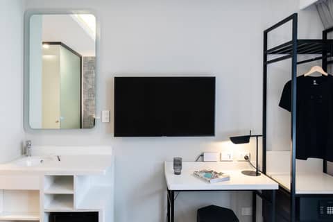 Kith Hotel Darling Harbour — hotel room