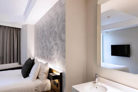Kith Hotel Darling Harbour — hotel room