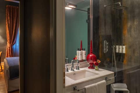Hotel Number Nine — bathroom