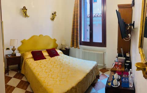 Luxury Venetian Rooms — photo 5