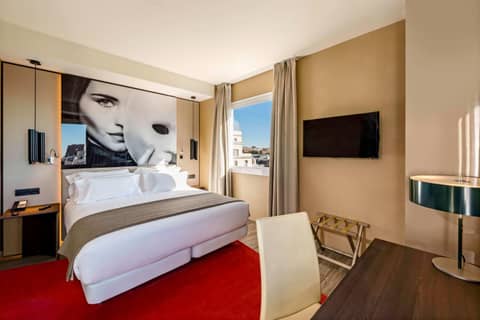 NH Collection Madrid Suecia — bedroom