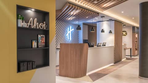 Holiday Inn - Hamburg - Berliner Tor by IHG — recepcion & lobby