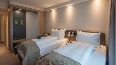 Holiday Inn - Hamburg - Berliner Tor by IHG — hotel room