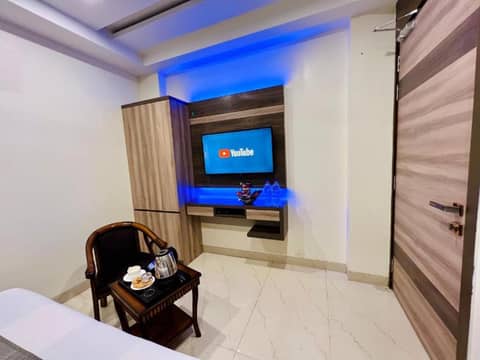 Hotel Apple Inn & Suites New Delhi — hotel room