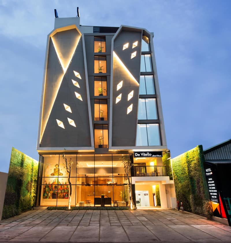 Yellow Star Ambarukmo Hotel — building