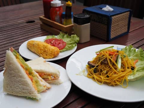 Citadines Sukhumvit 8 Bangkok — dining