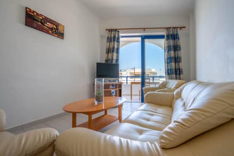 Raffaello Beach Faliraki — lounge