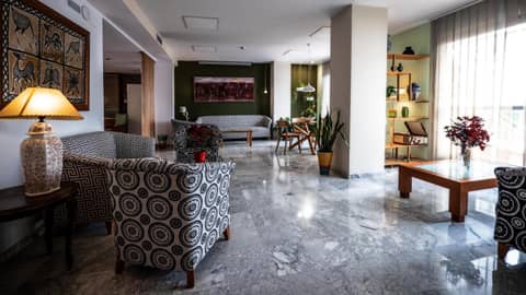 Colectia Hotel Santa Lucía — recepcion & lobby