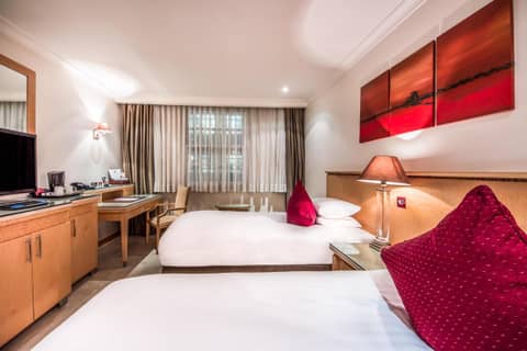 Courthouse Hotel London — hotel room