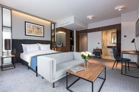 Grand Ascot Hotel — hotel room