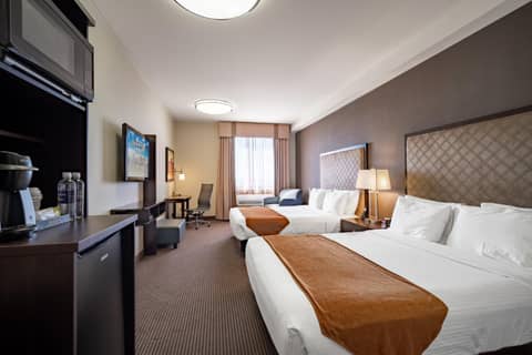 Acclaim Hotel by CLIQUE — hotel room